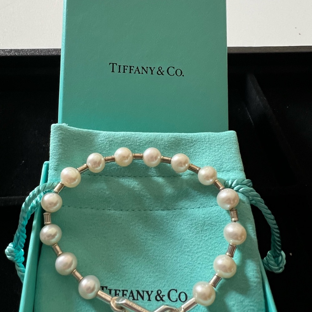 Tiffany & Co. Silver Bracelet with Cream Pearls